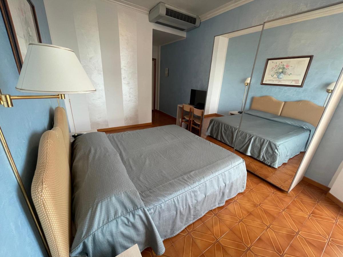 Hotel Universo Lido di Jesolo Ngoại thất bức ảnh