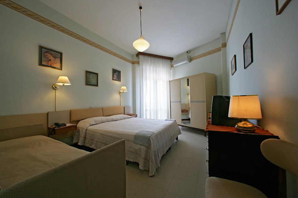 Hotel Universo Lido di Jesolo Ngoại thất bức ảnh